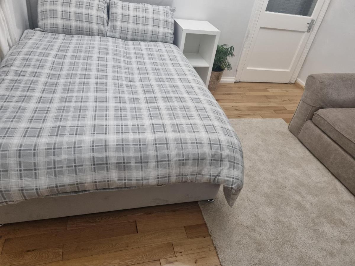 Private Double Room In Cardiff Exterior foto