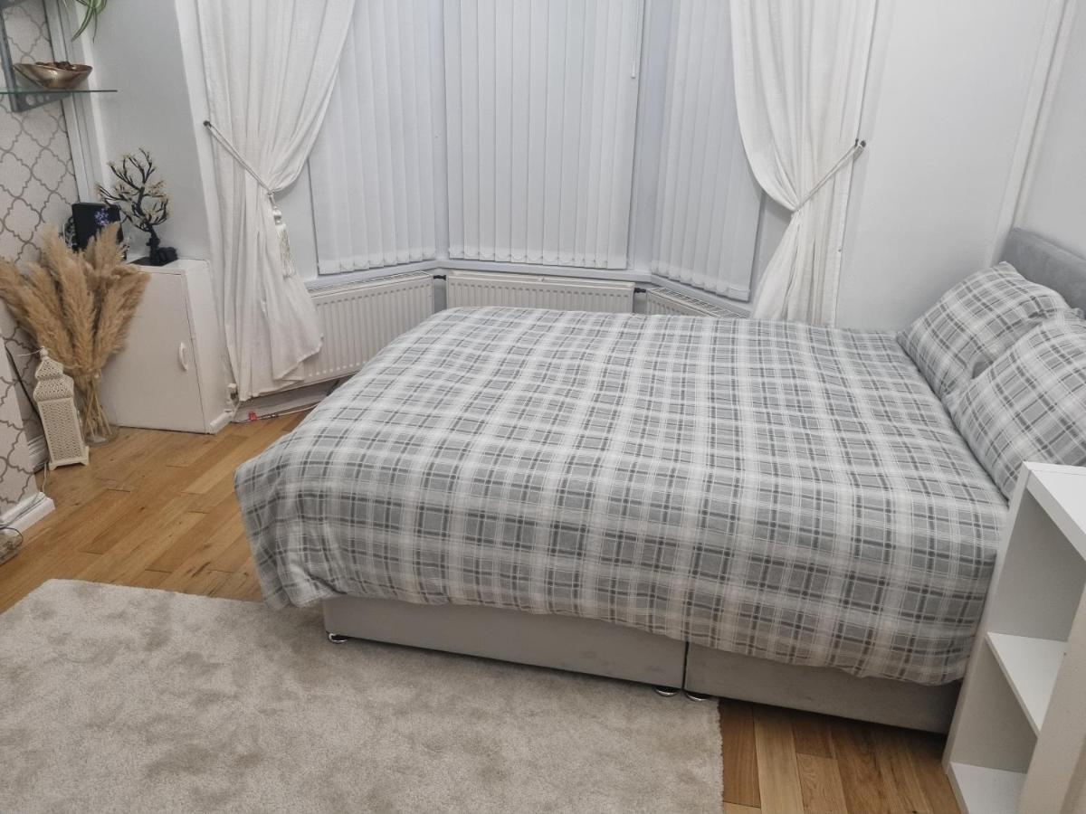 Private Double Room In Cardiff Exterior foto