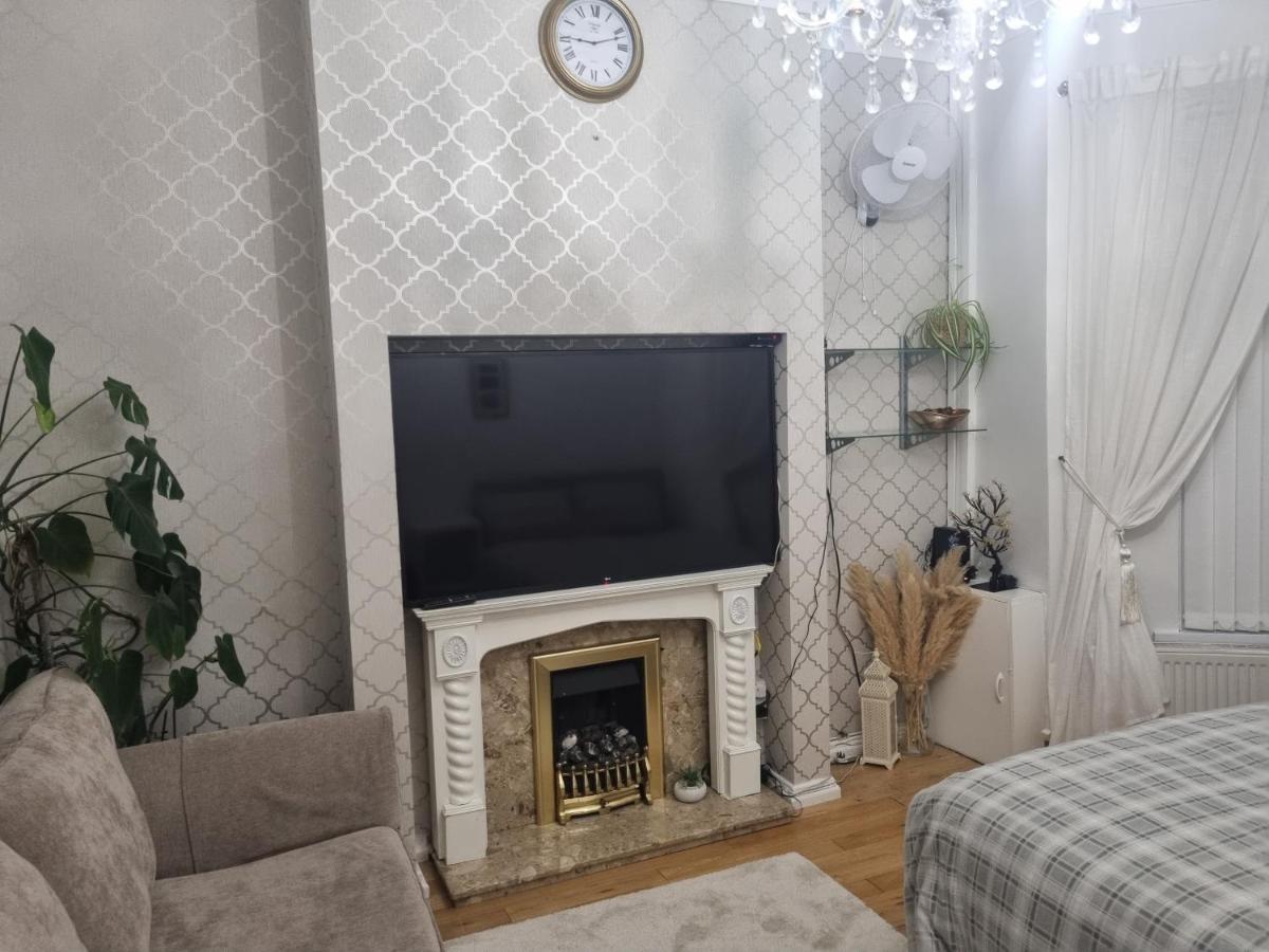 Private Double Room In Cardiff Exterior foto