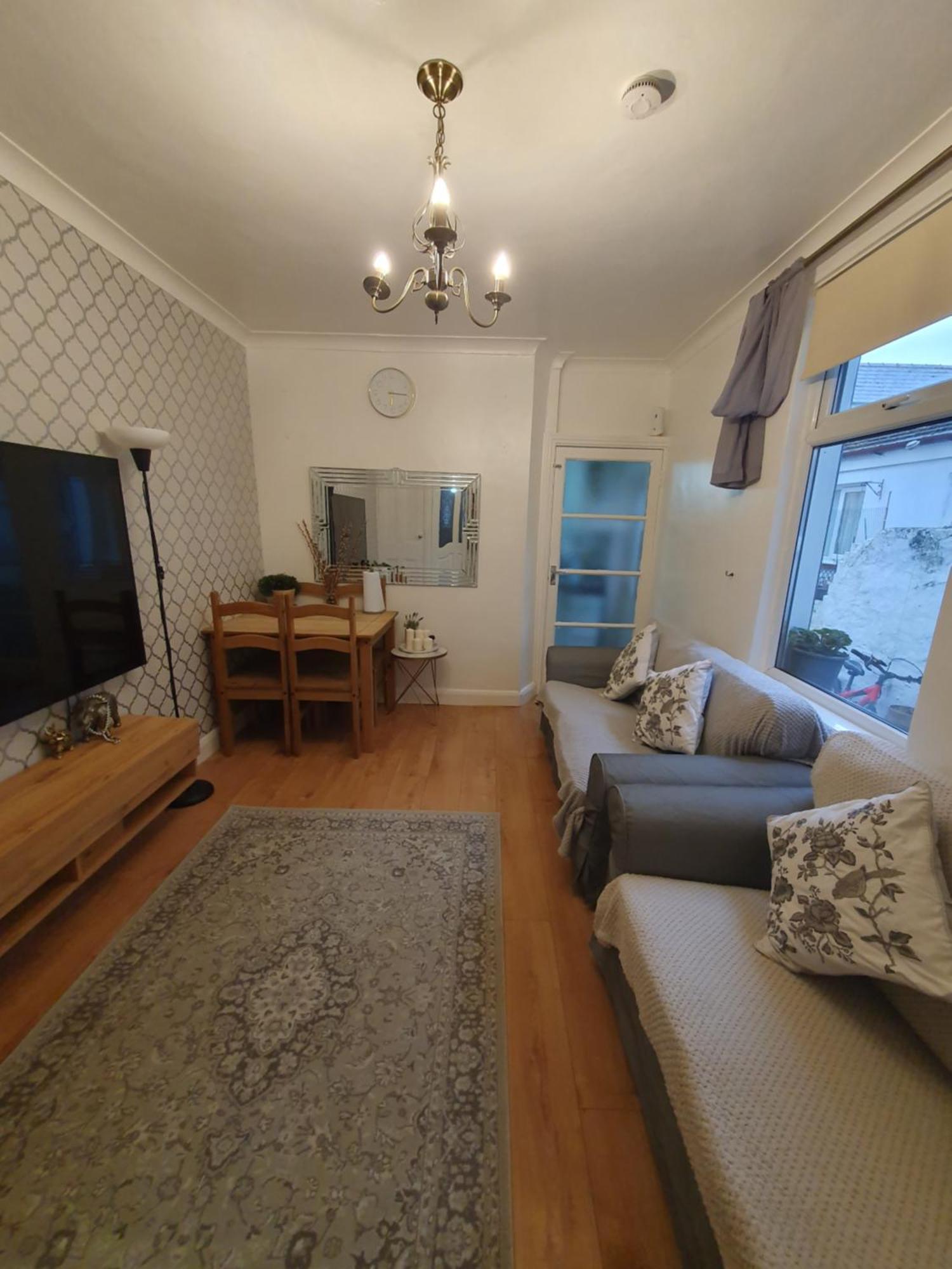 Private Double Room In Cardiff Exterior foto